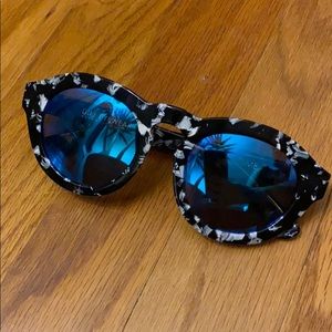 DIFF Dime Sunglasses
